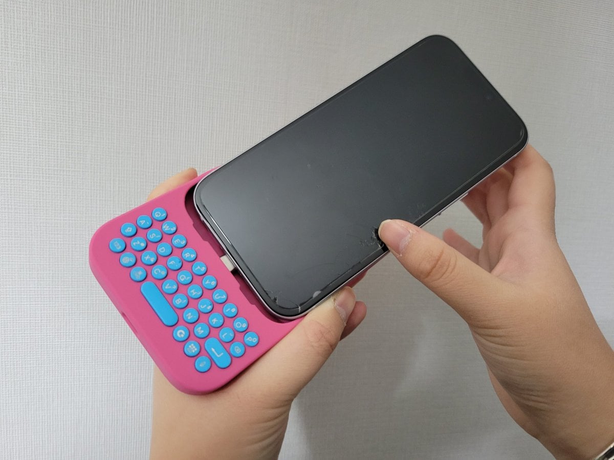 Clicks（クリックス）　Clicks Keyboard （クリックスキーボード）iPhone15シリーズ　使い方