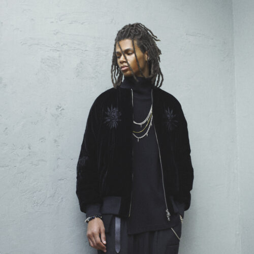 ヨウジヤマモト社が展開するオンライン限定ブランドS’YTE(サイト)と、インナーダウンブランドTAION(タイオン)。今回、TAIONの10周年を記念した特別仕様のリバーシブル ダウンスカジャンがリリースする。