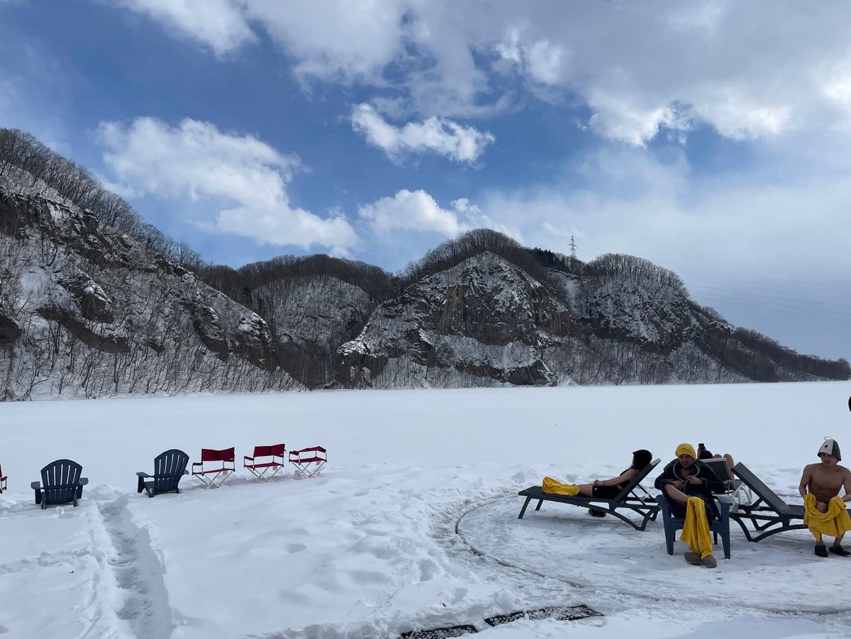 一面に広がる雪景色を前にした外気浴は極上