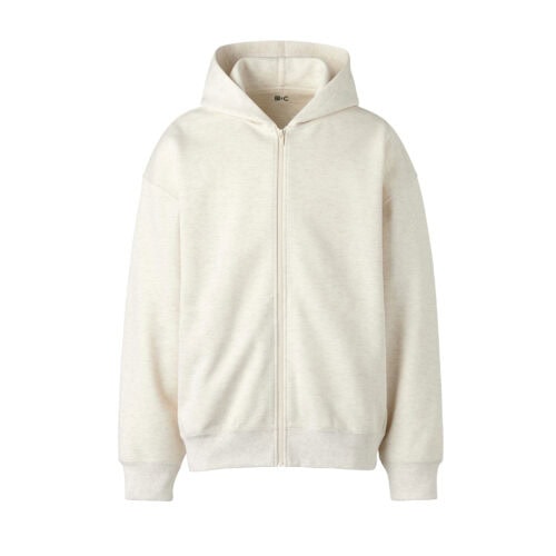 人気スウェット生地のフルジップパーカが登場。立体的で、きれいな形状のフードのほか、着丈を少し短くして、よりゆったりとしたオーバーサイズシルエットに。