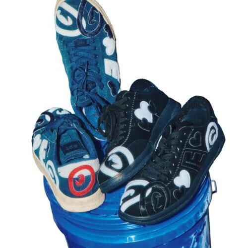 井上ヤマトさんとCOIN PARKING DELIVERYさんの私服&ハマりもの(スニーカー)