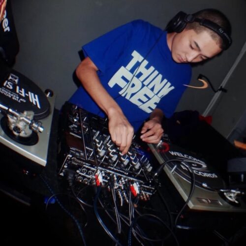 「朝イチに聴く曲で人生が決まる」注目の精鋭モデル・タイシンが欠かせない”3つの儀式”と、愛用のiPhoneの意外な秘密