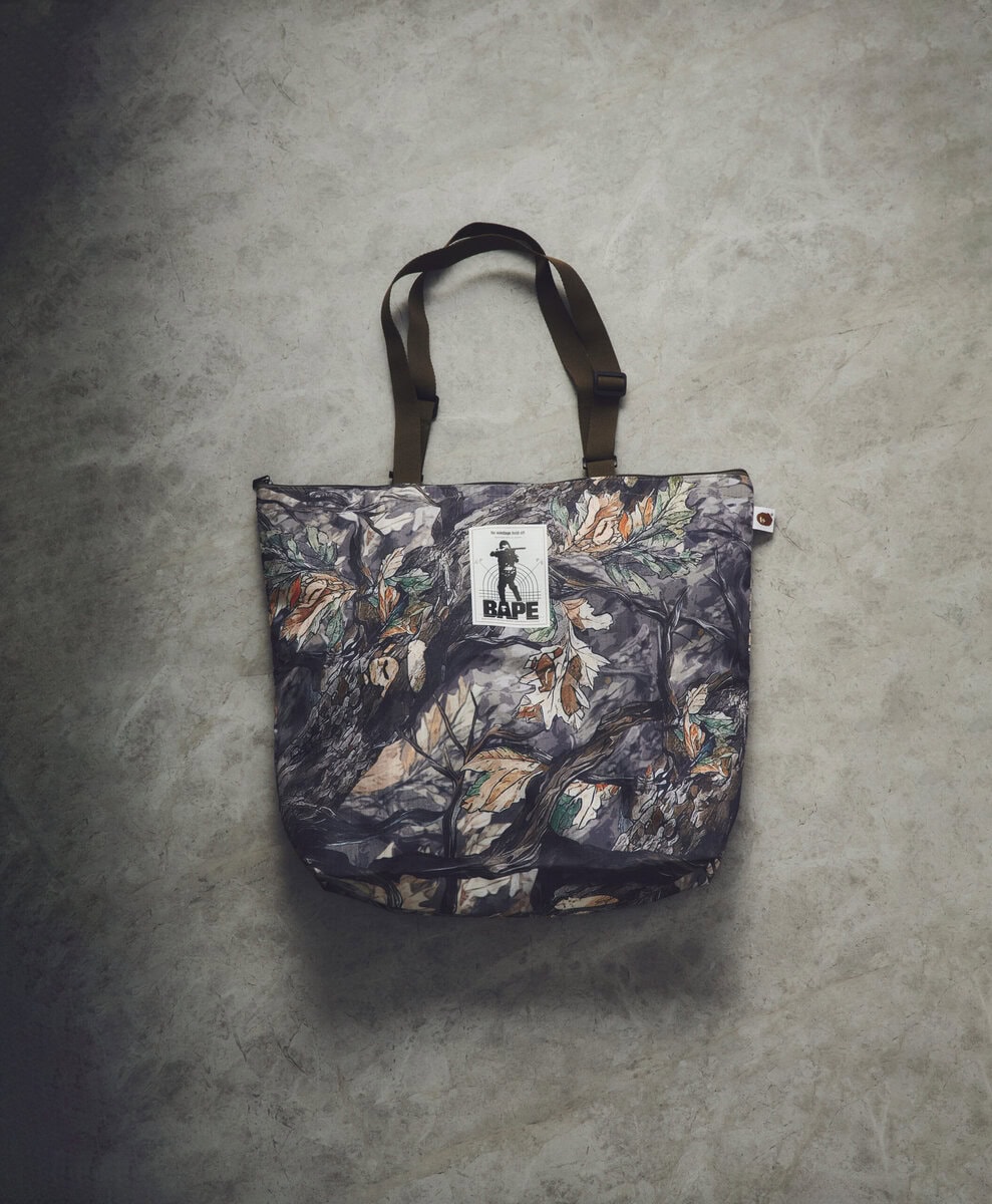 smart8月・9月合併号 特別付録 A BATHING APE®の「TREE EDGE CAMO ビッグトートバッグ」