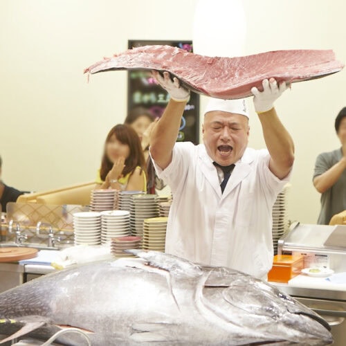 本マグロの解体ショー