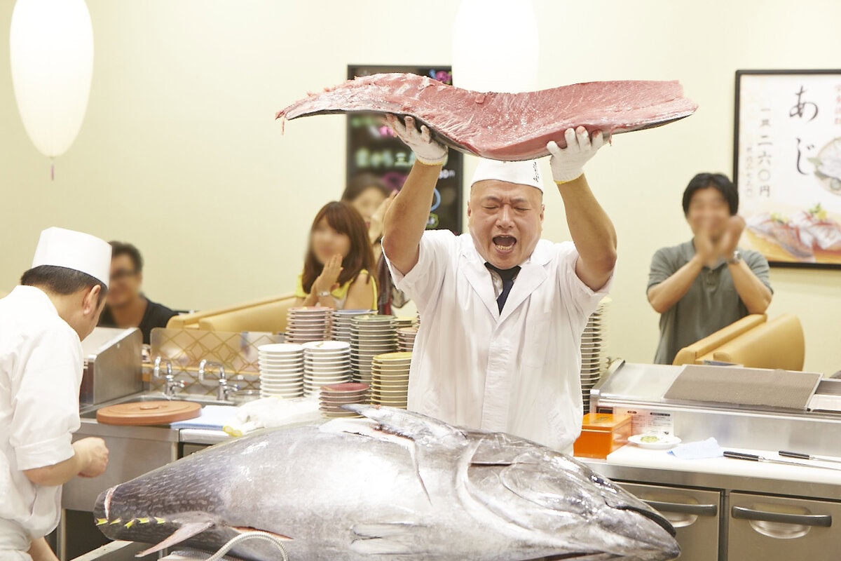 本マグロの解体ショー
