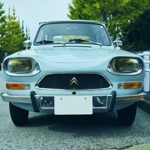 後藤さんのシトロエン・Ami8。正面からの“顔つき”がお気に入り。