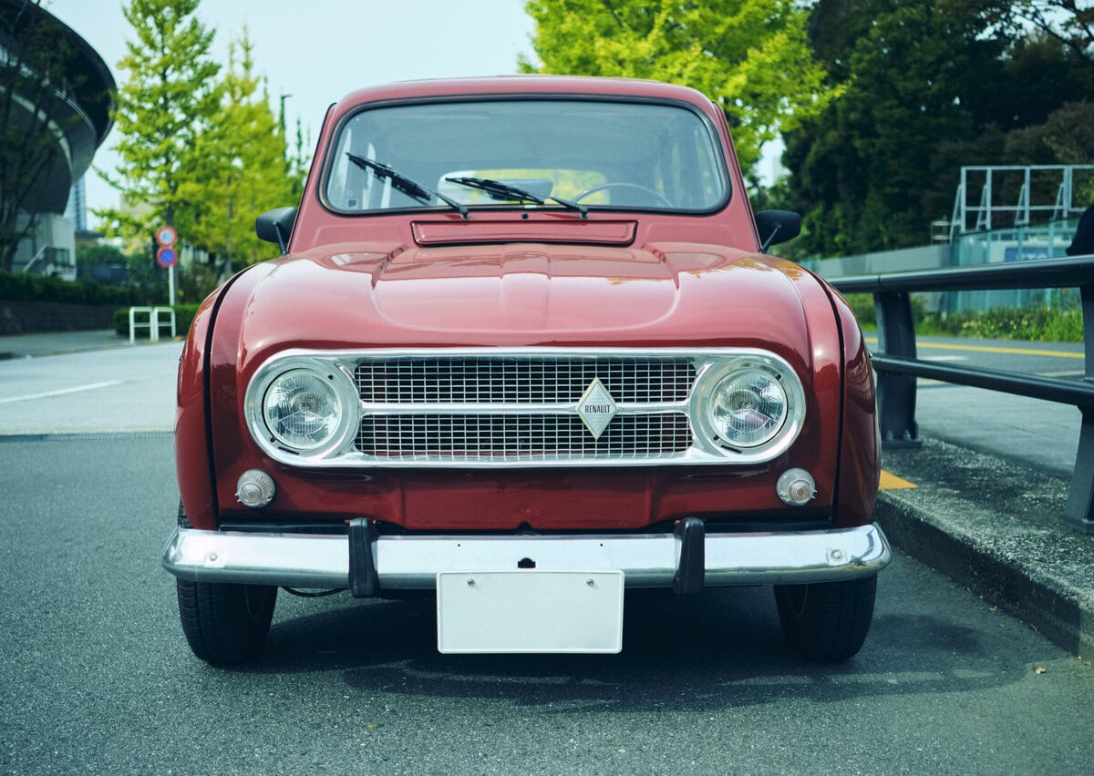 ジャルジャル後藤淳平の「欧州旧車」愛がすごすぎた！服部昌孝も驚く“洗練されたセンス”の正体と、3台維持を貫く独自の美学