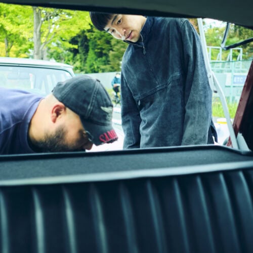 600ccしかないAmi8同様、ルノー4の排気量も軽自動車を少し上回る程度。「頑張って走っている感じがいい」と2人は声を揃える。