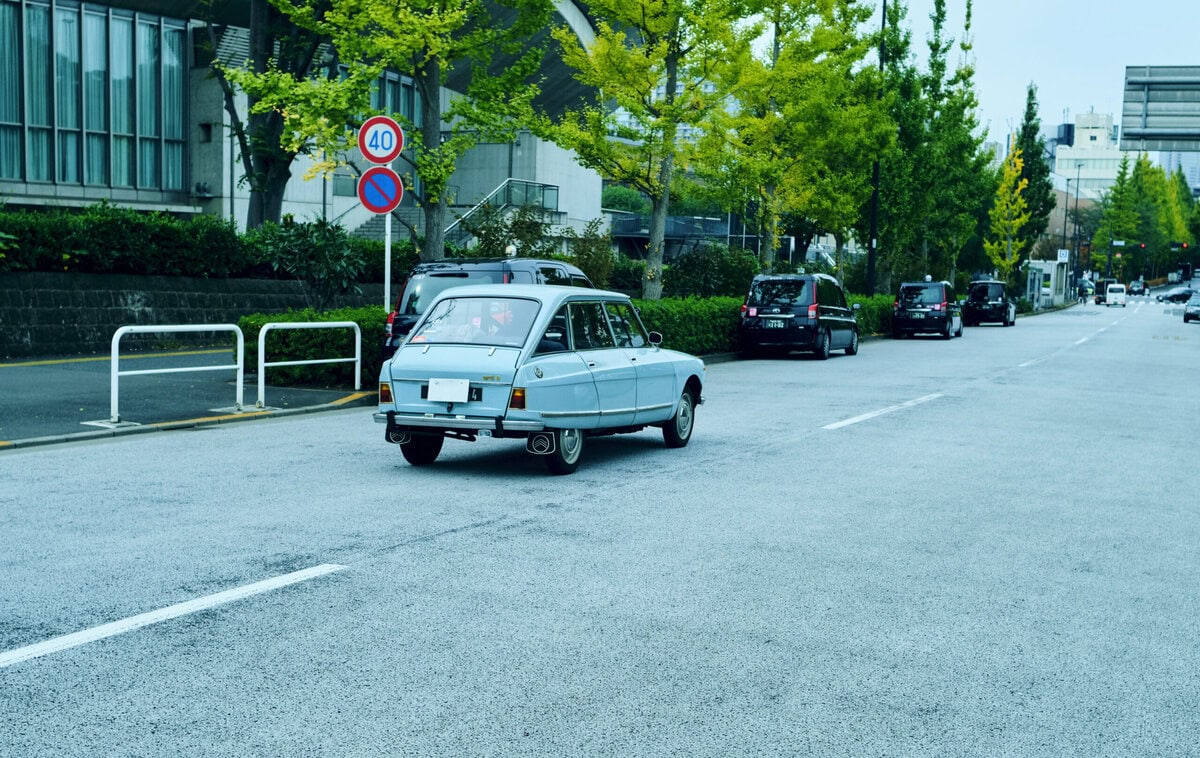 ジャルジャル後藤淳平の「欧州旧車」愛がすごすぎた！服部昌孝も驚く“洗練されたセンス”の正体と、3台維持を貫く独自の美学