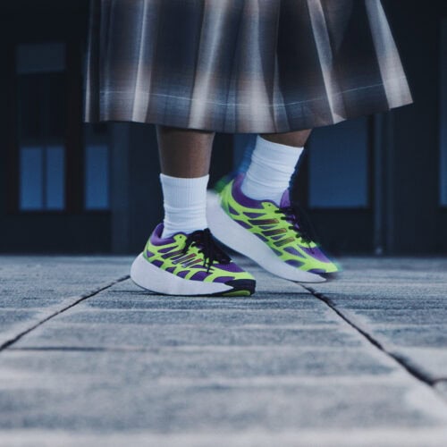 adidas Originals（アディダス オリジナルス）から先進的なプラットフォームミッドソールを搭載した、「ADIZERO ARUKU」新カラーが5月7日（水）より登場する。