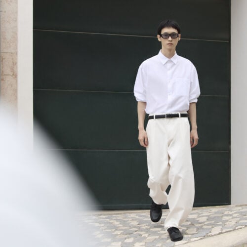 好評のスウェットワイドパンツの生地を使用したスウェットストレートパンツのほか、メンズからワイドなシルエットが特徴のバレルパンツ、テーパードパンツが登場するなど、デイリーで使えるアイテムがラインナップする。