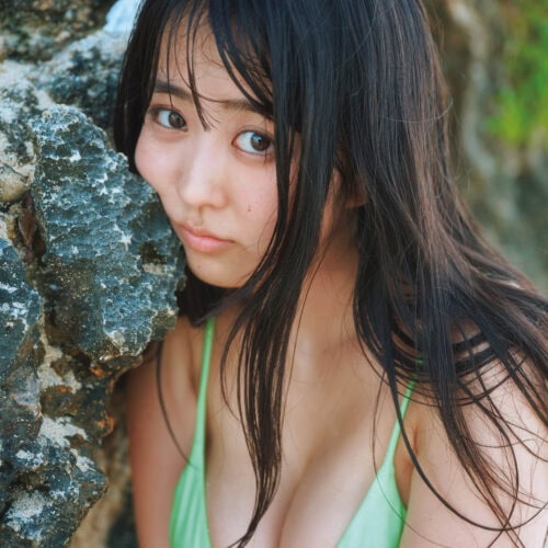 『福井梨莉華 1st写真集 あいの道しるべ』より