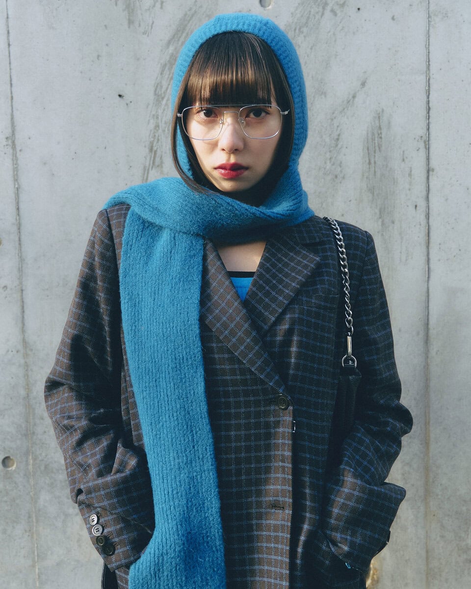 【スナップ】やはりマフラーこそ冬コーデの象徴…チェックとブルーで統一感を演出