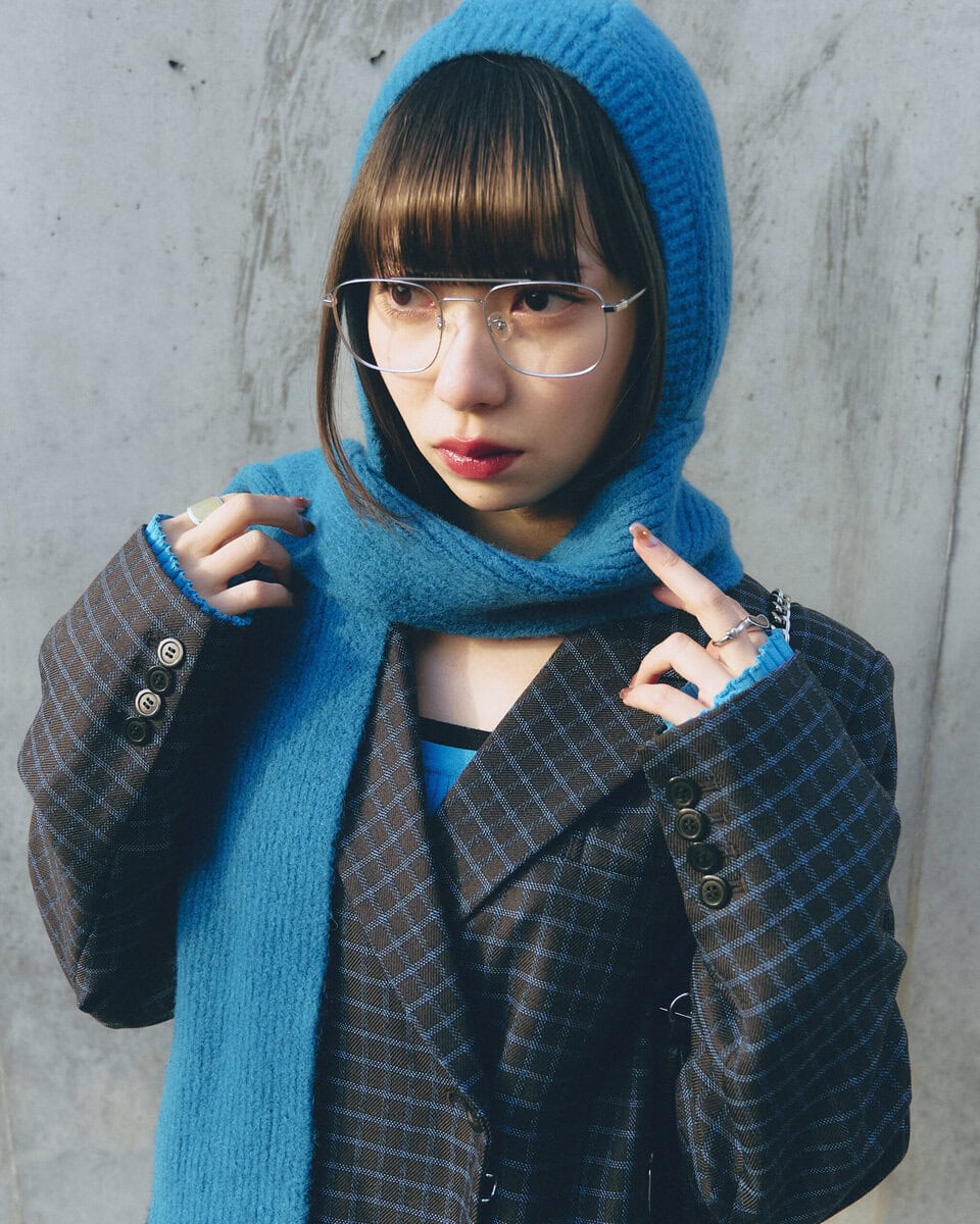 【スナップ】やはりマフラーこそ冬コーデの象徴…チェックとブルーで統一感を演出