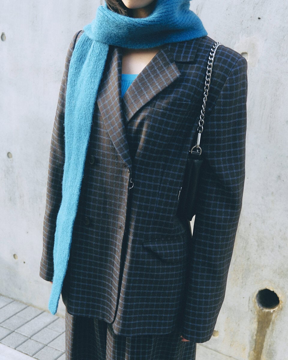 【スナップ】やはりマフラーこそ冬コーデの象徴…チェックとブルーで統一感を演出