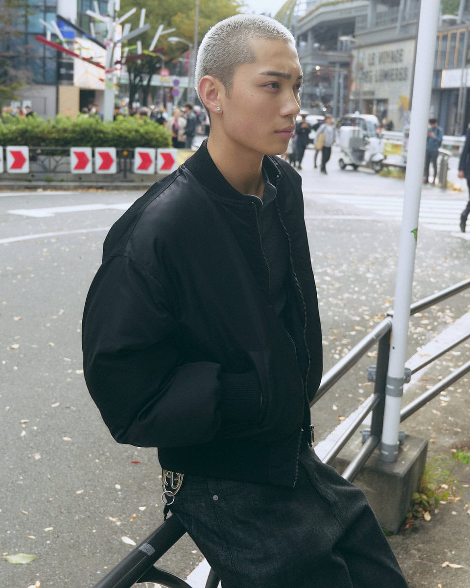 【スナップ】テーマは「バイト着」…ミニマルな色＆アイテム選びの中で際立つヘアの存在感