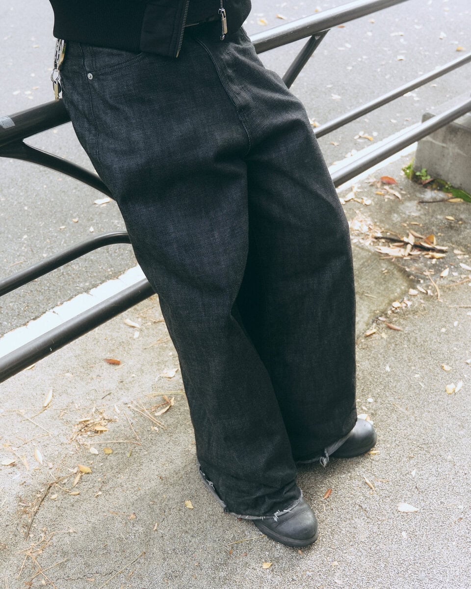 【スナップ】テーマは「バイト着」…ミニマルな色＆アイテム選びの中で際立つヘアの存在感