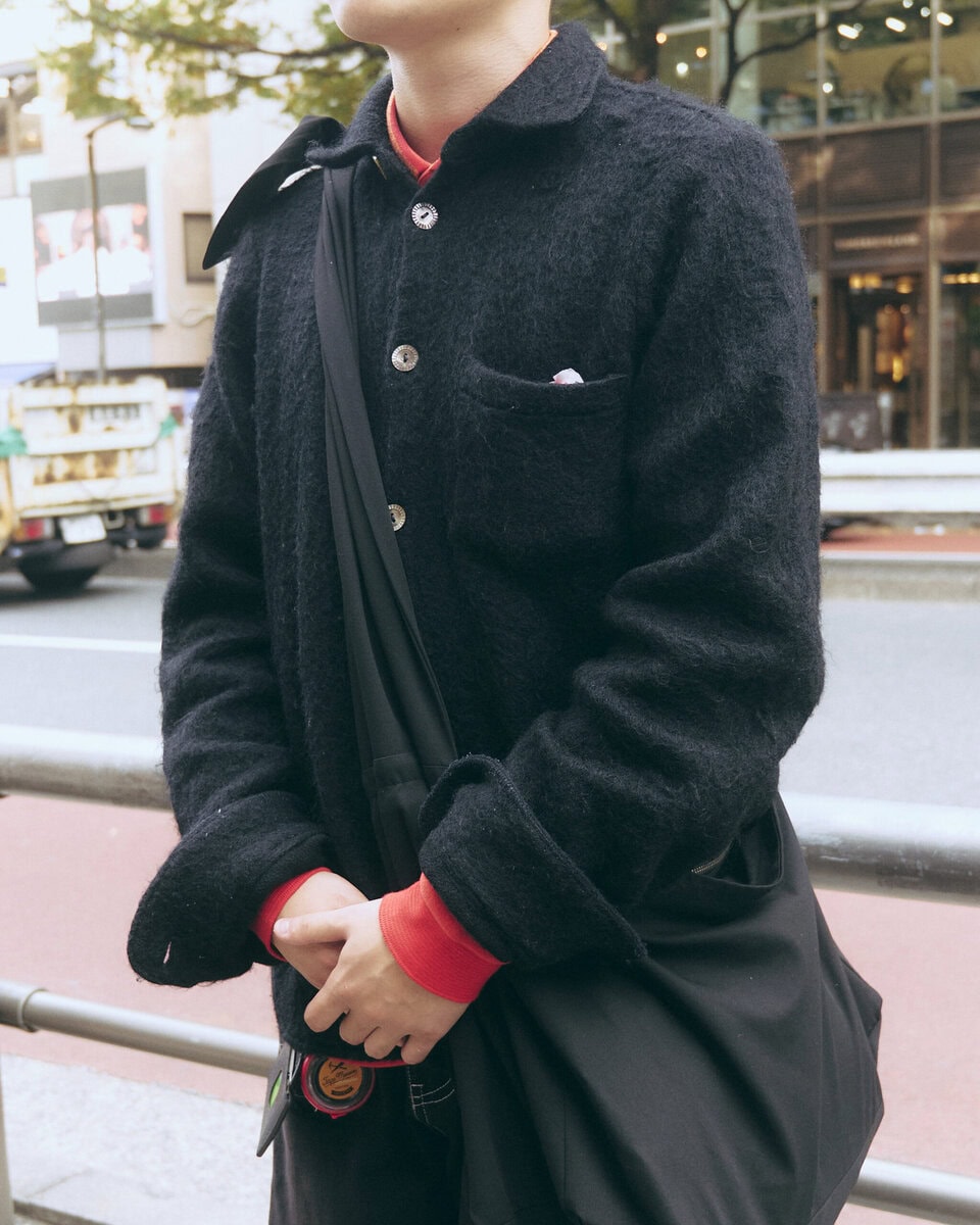 【スナップ】インナーのオレンジを首元と袖から全力で見せるための着こなし