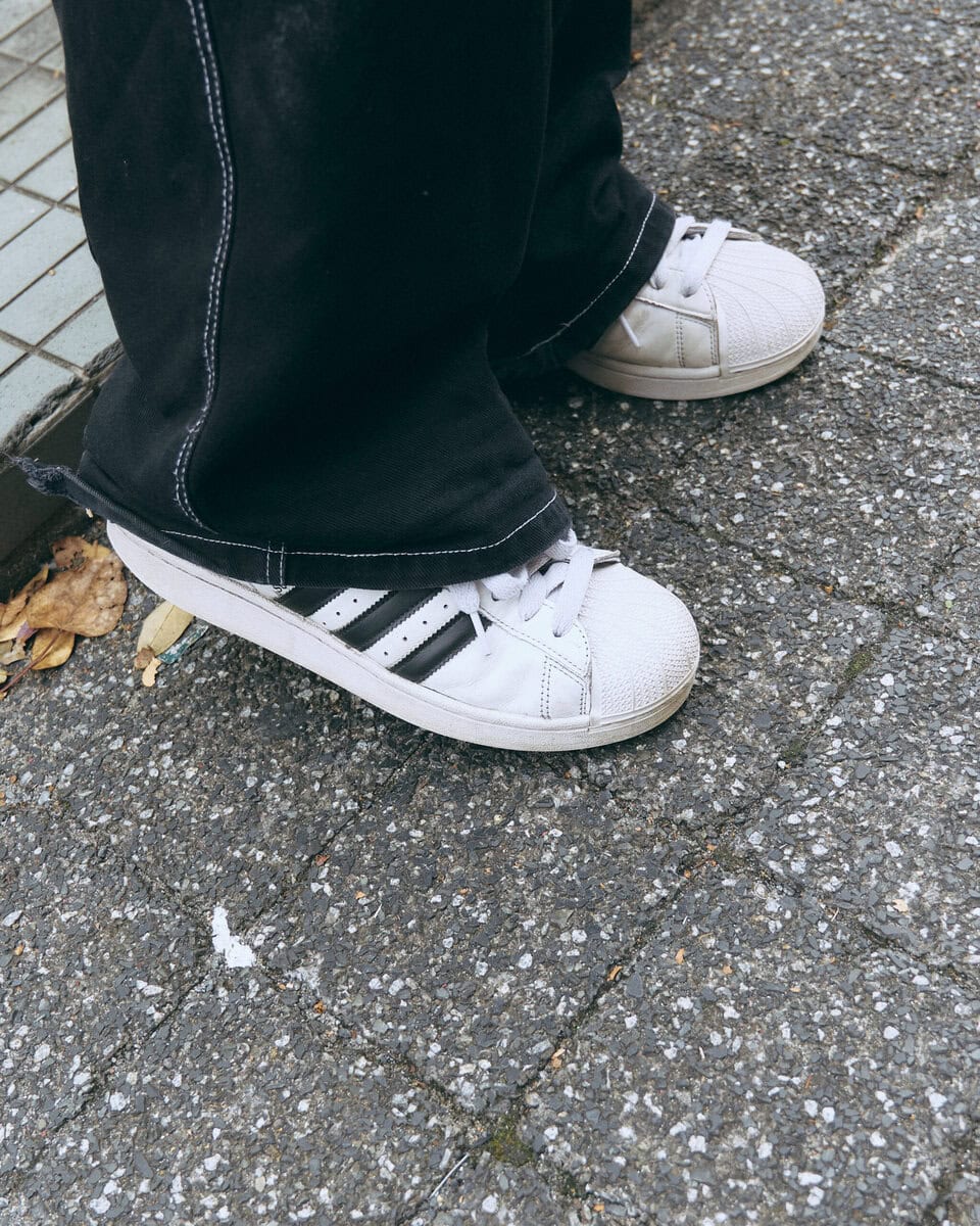 【スナップ】インナーのオレンジを首元と袖から全力で見せるための着こなし