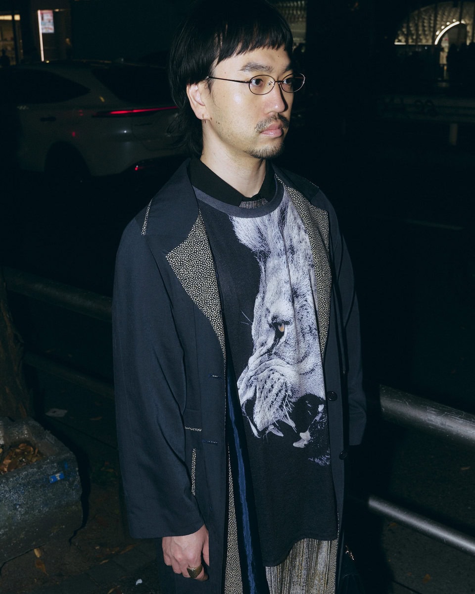 【スナップ】インパクト抜群のTシャツが絶対的主役…ただし足元までぬかりなく