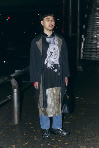 【スナップ】インパクト抜群のTシャツが絶対的主役…ただし足元までぬかりなく