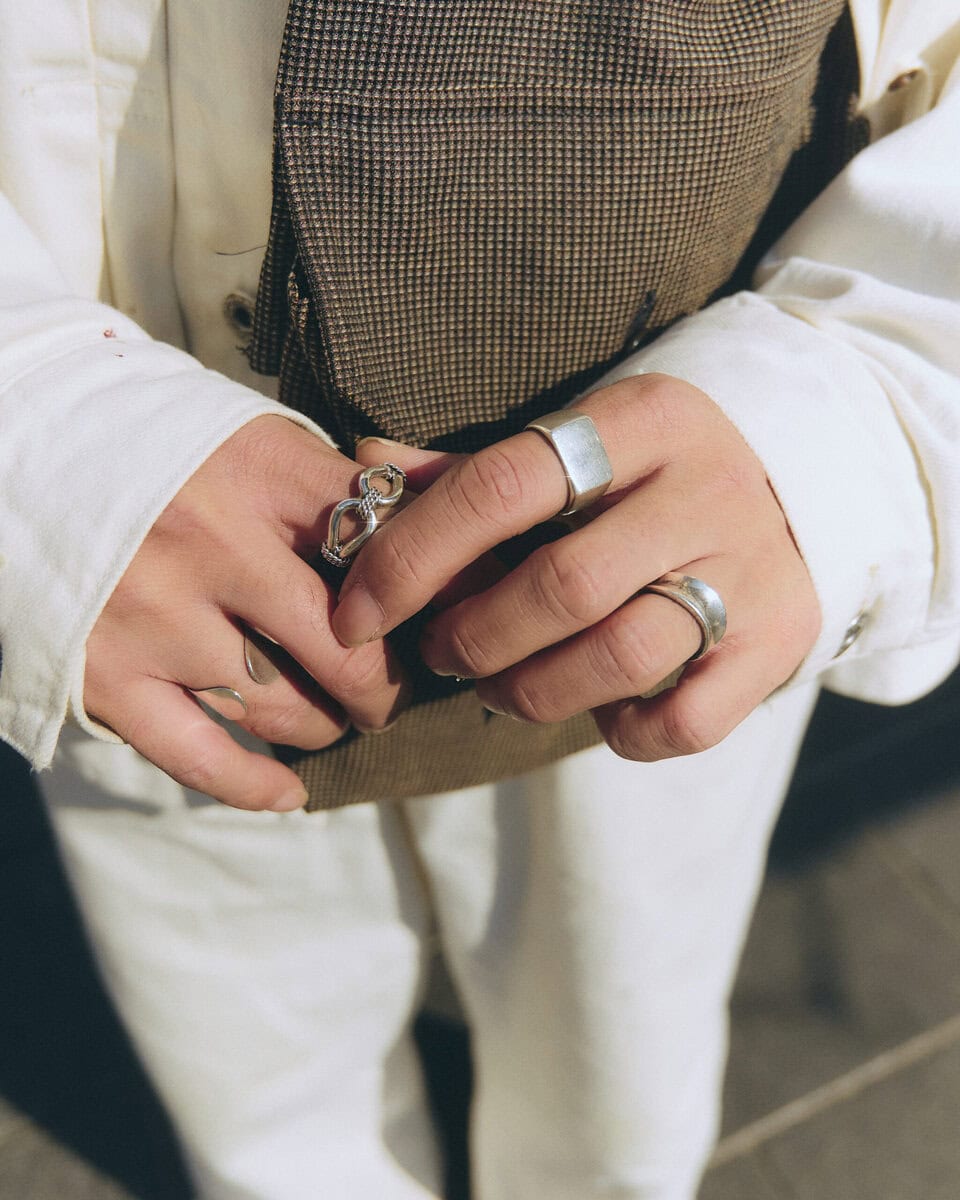 【スナップ】白とブラウンでまとめた秋冬の“クリーンofクリーン”コーデ