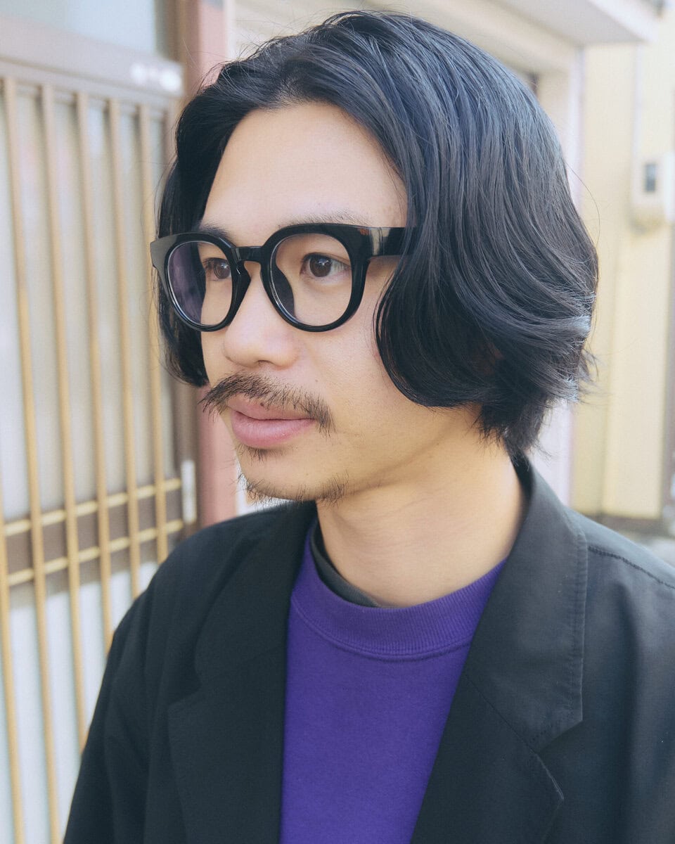 【スナップ】サロモンのスニーカーでジャケットスタイルを“着崩す”