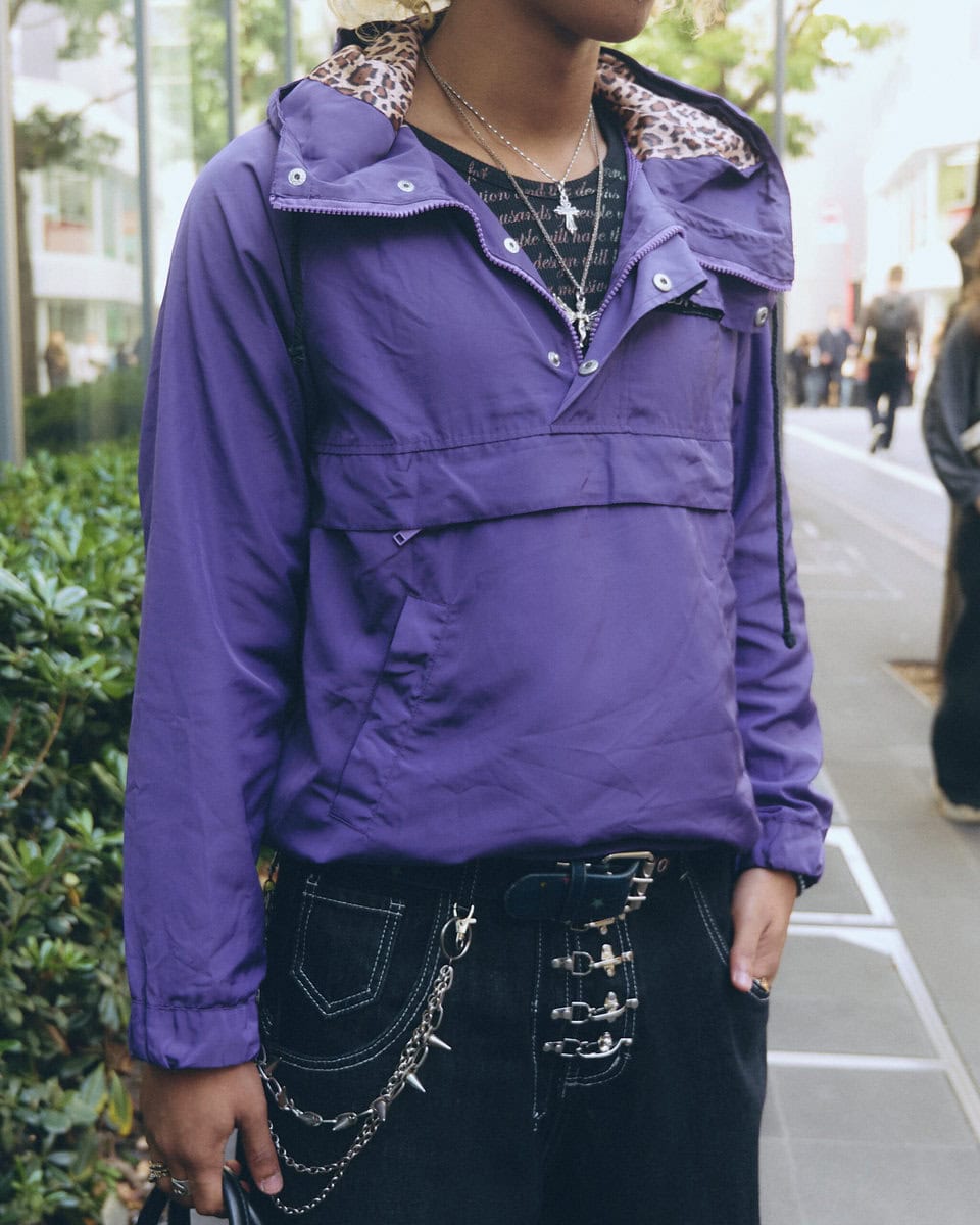 【スナップ】アウター、スニーカー…随所に効かせたペールトーンゆえに「ちょっといかつけどかわいい」