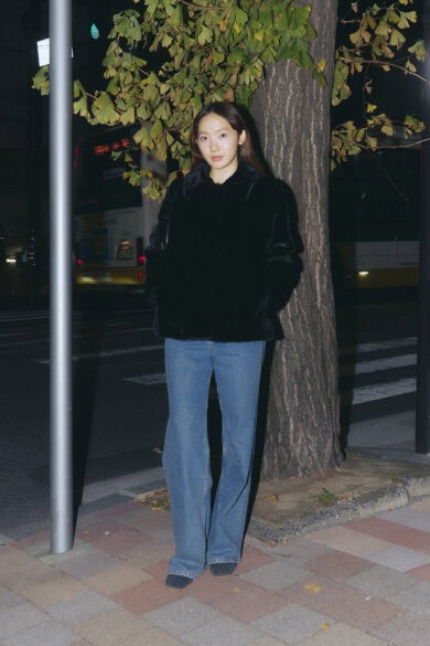 【スナップ】絶対主役のアウターを際立たせるシンプル“美脚デニム”