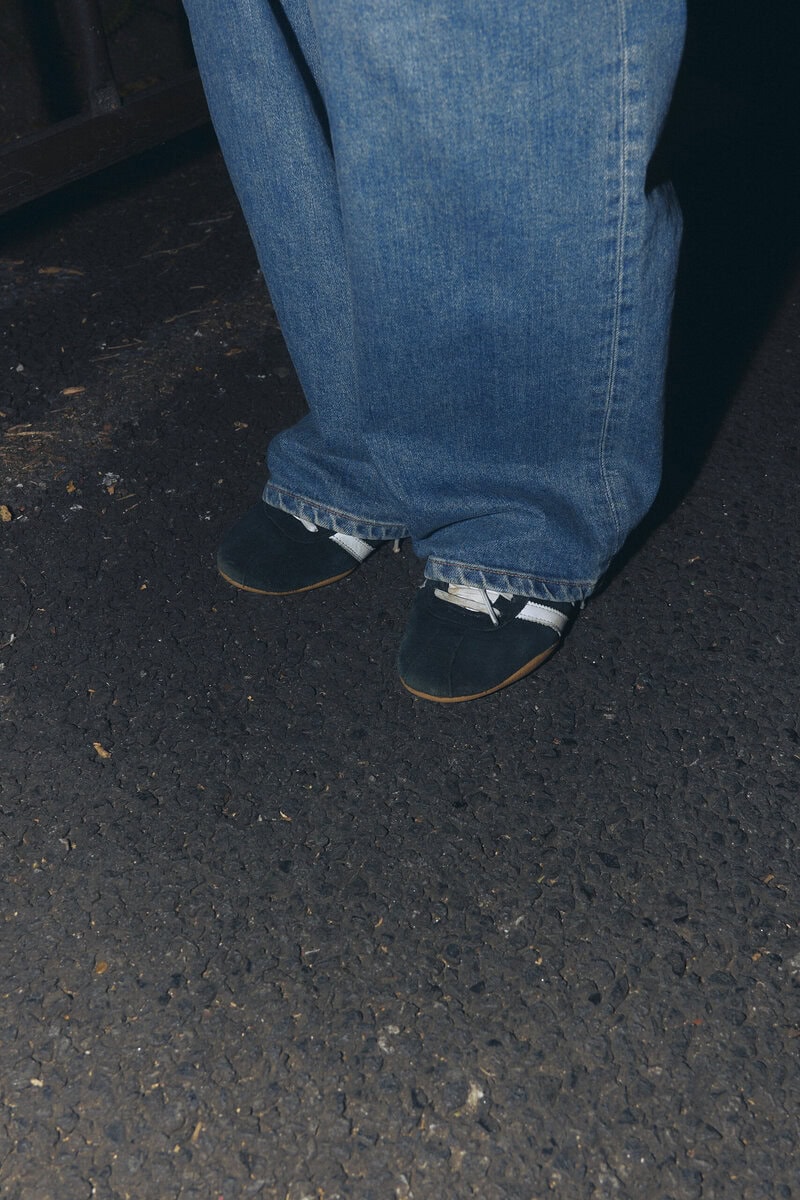 【スナップ】絶対主役のアウターを際立たせるシンプル“美脚デニム”