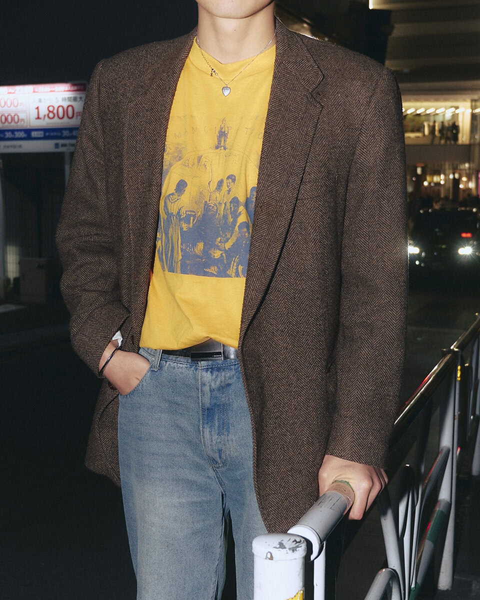 【スナップ】サングラス、インナー選び、デニムパンツ…抜け感あるジャケットスタイル