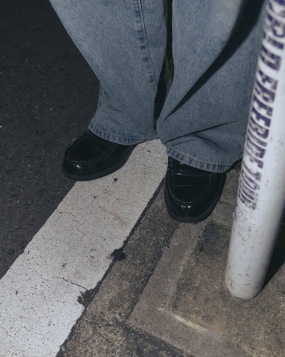 【スナップ】サングラス、インナー選び、デニムパンツ…抜け感あるジャケットスタイル