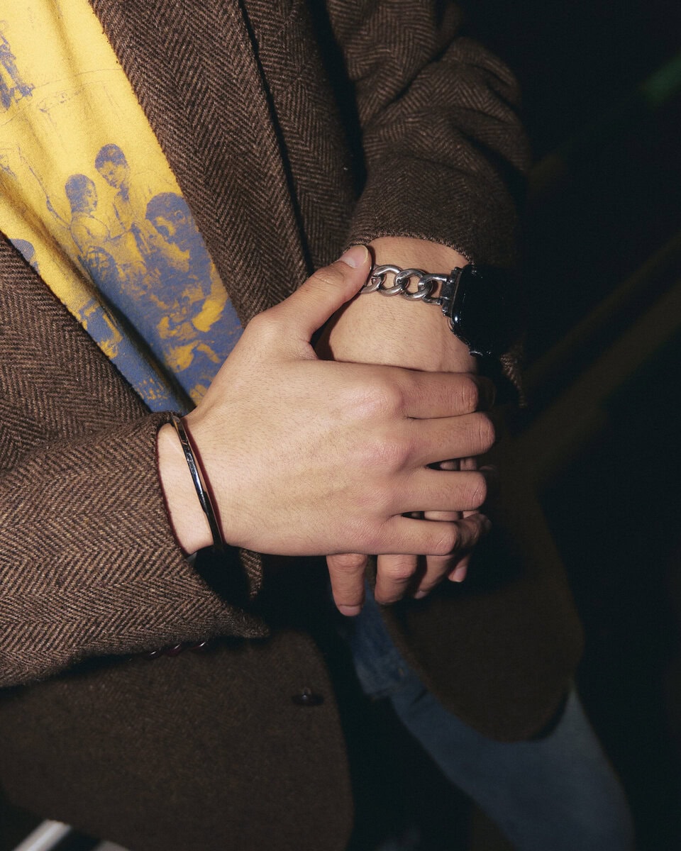 【スナップ】サングラス、インナー選び、デニムパンツ…抜け感あるジャケットスタイル