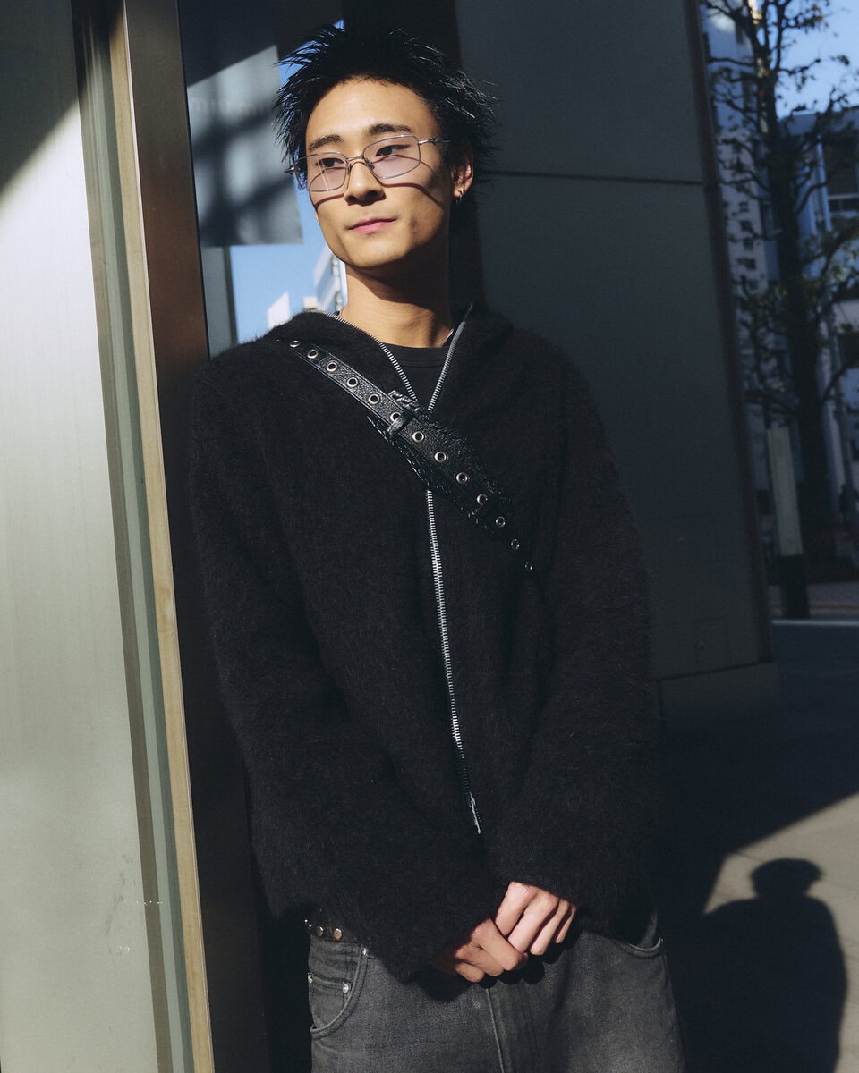 【スナップ】Aラインかつオールブラックコーデは冬の鉄板！ブーツなど小物はバレンシアガで揃えて