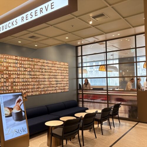 スターバックスリザーブ® カフェ 新宿マルイ本館2階店
