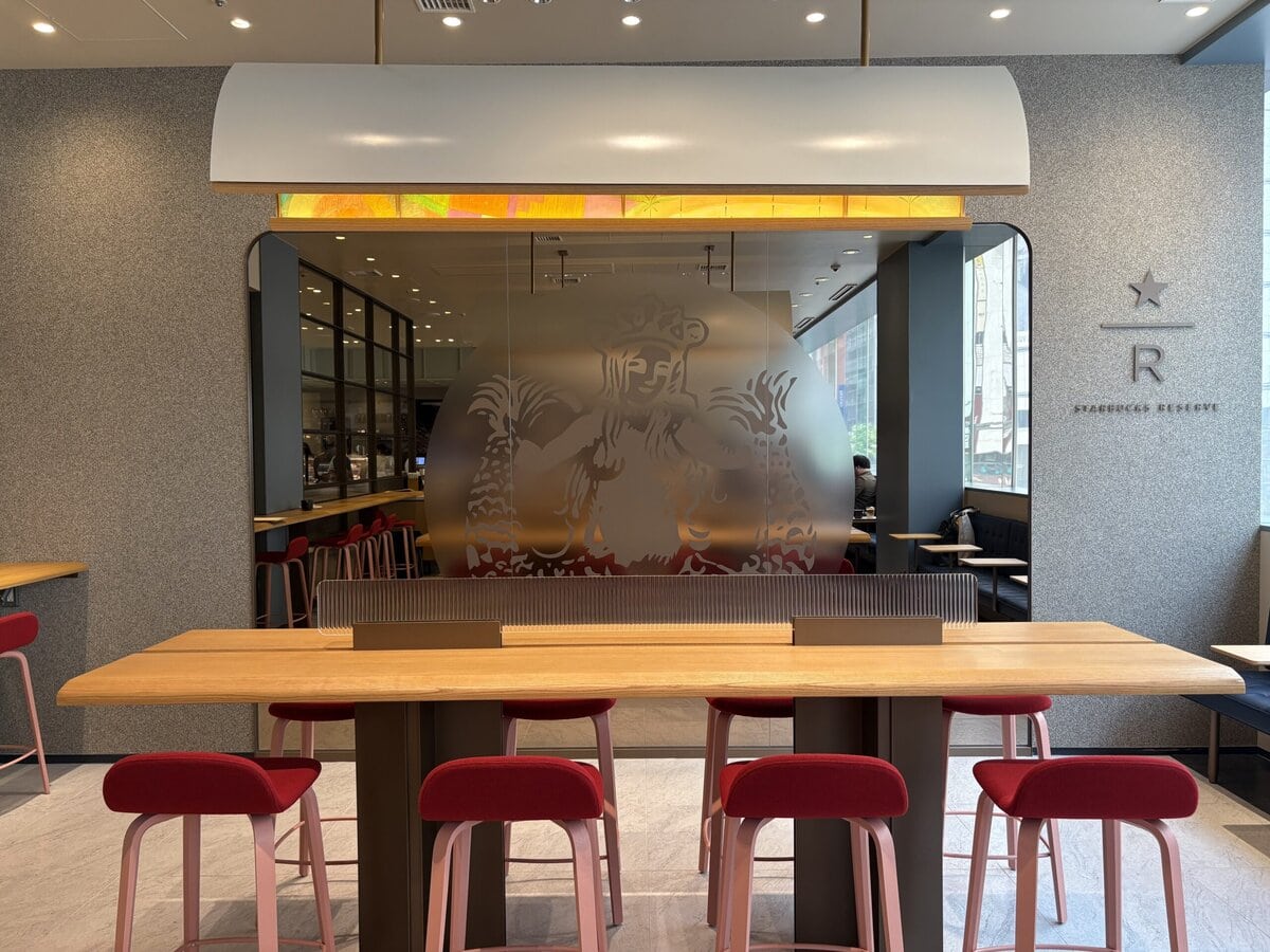 スターバックスリザーブ® カフェ 新宿マルイ本館2階店
