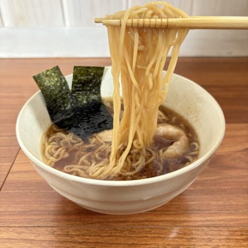 お水がいらないプレミアム 飯田商店醤油らぁ麺