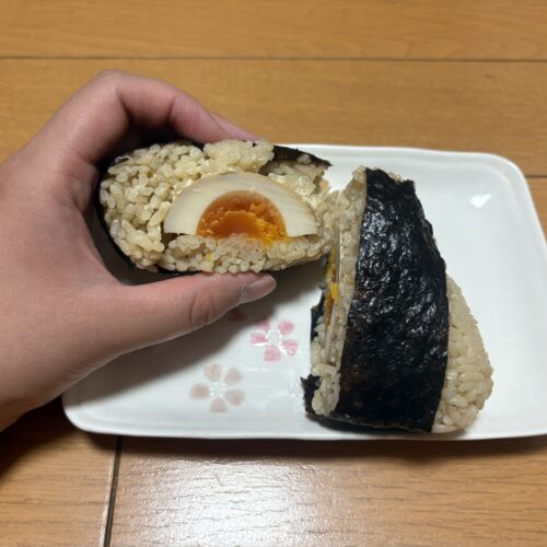 大きなおむすび 月見おむすびマヨたま
