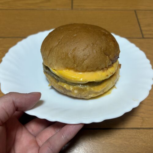 チーズに溺れろ！月見チーズバーガー