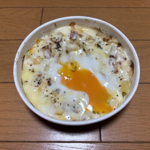 月見カルボナーラ風グラタン