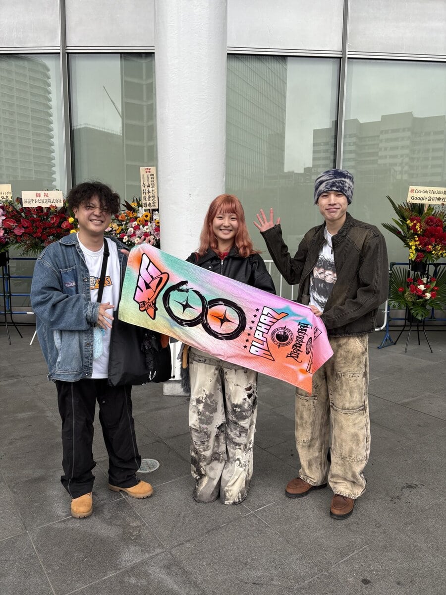 Coca-Cola X Fes 2025 SNAP／No.1　左：アオイさん（会社員）　中央：ヨシさん（学生）　右：カンヌキさん（会社員）