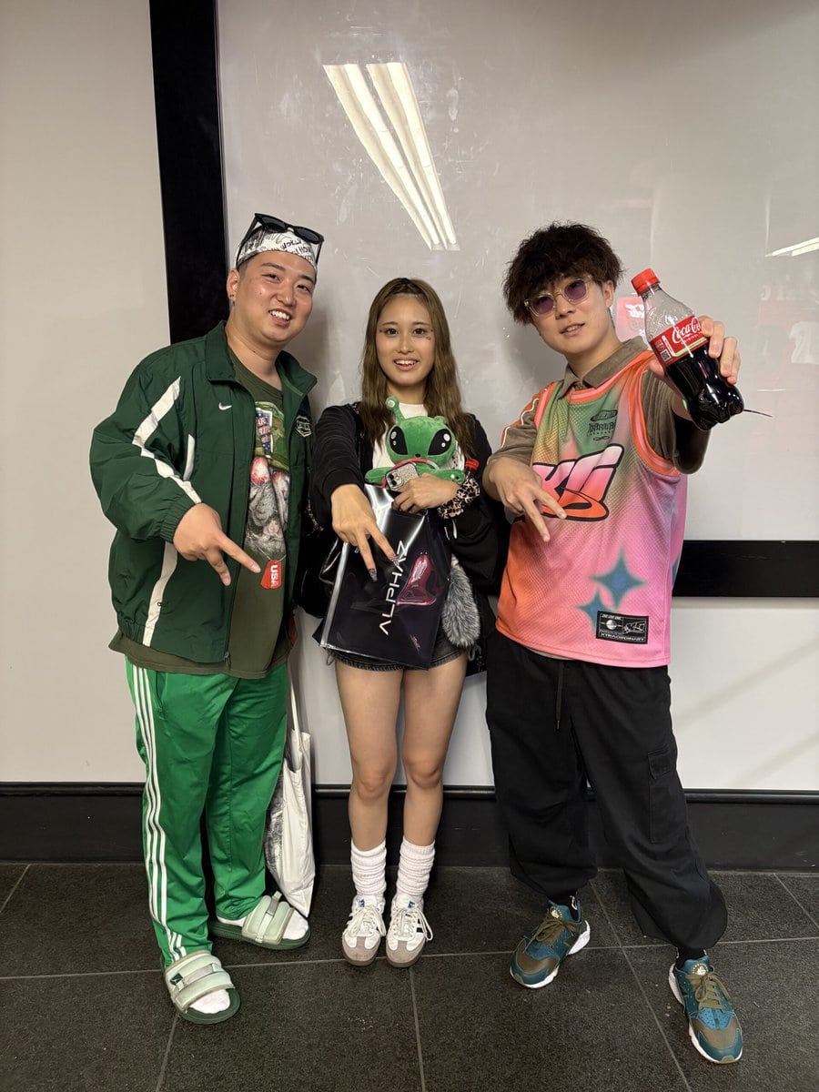 Coca-Cola X Fes 2025 SNAP／No.4　左：がっきーさん　中央：ミクさん　右：カズヤさん（全員会社員）
