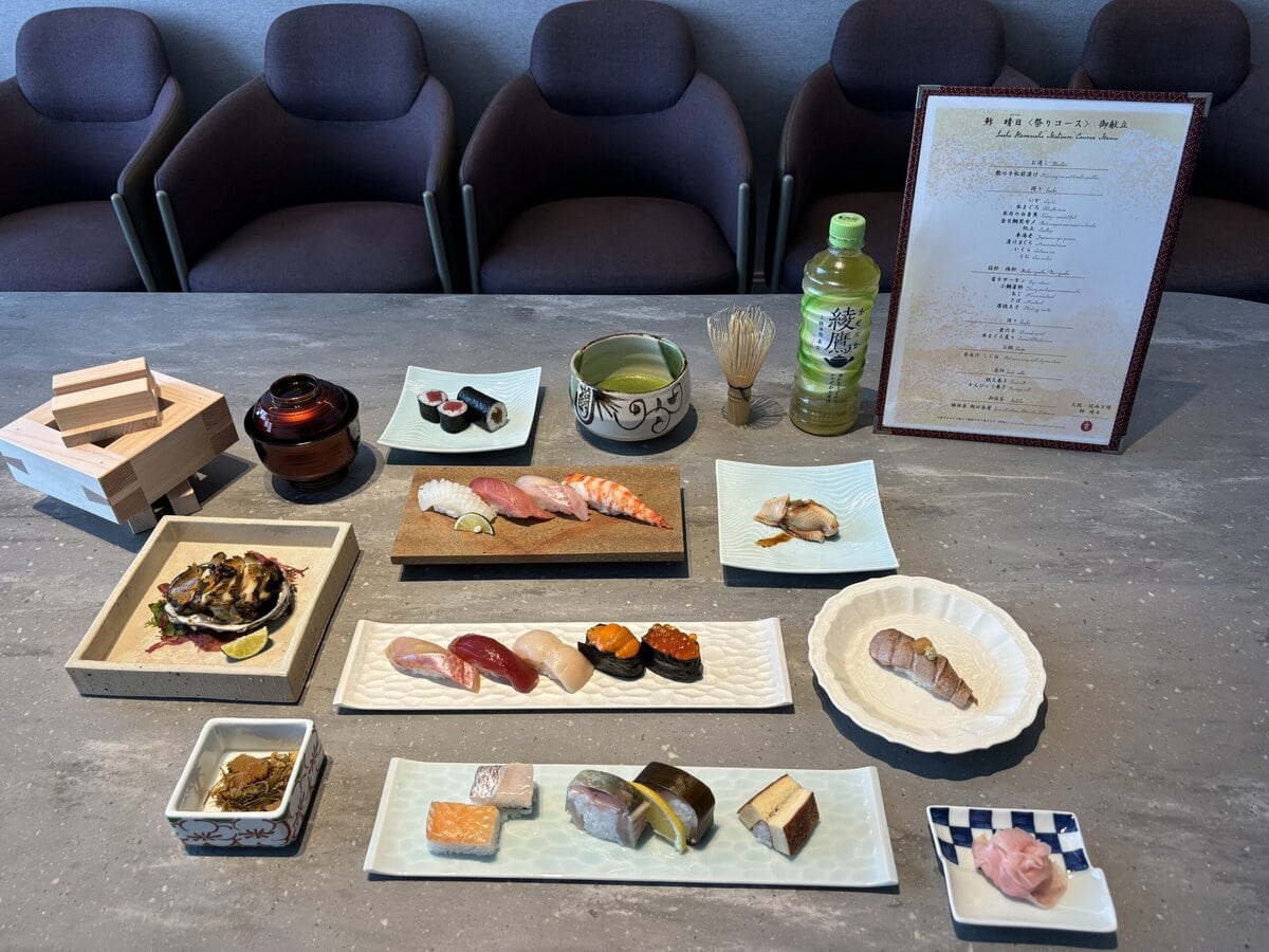 大阪・関西万博　ラウンジ＆ダイニング　カウンターエリア コース料理