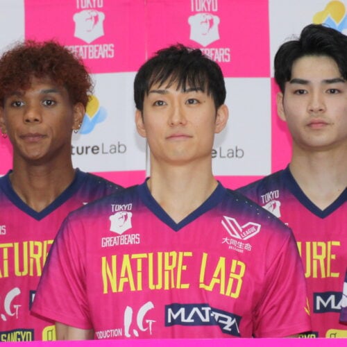 （左から）東京グレートベアーズ・村山豪、柳田将洋、川野琢磨