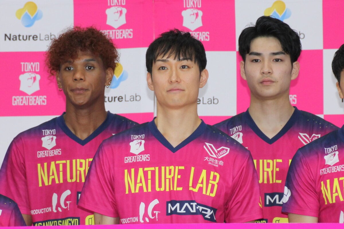 （左から）東京グレートベアーズ・村山豪、柳田将洋、川野琢磨