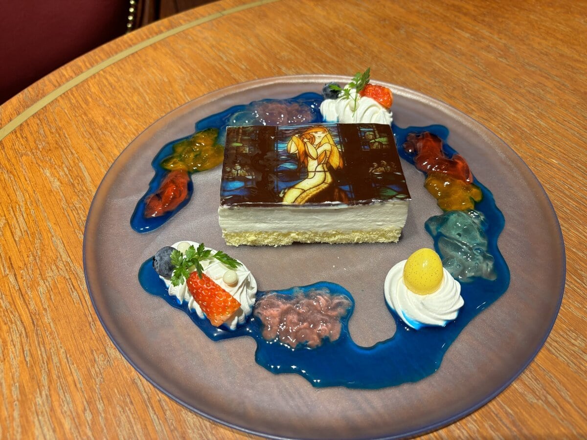 スタジオツアー東京　マーメイドステンドグラスケーキ