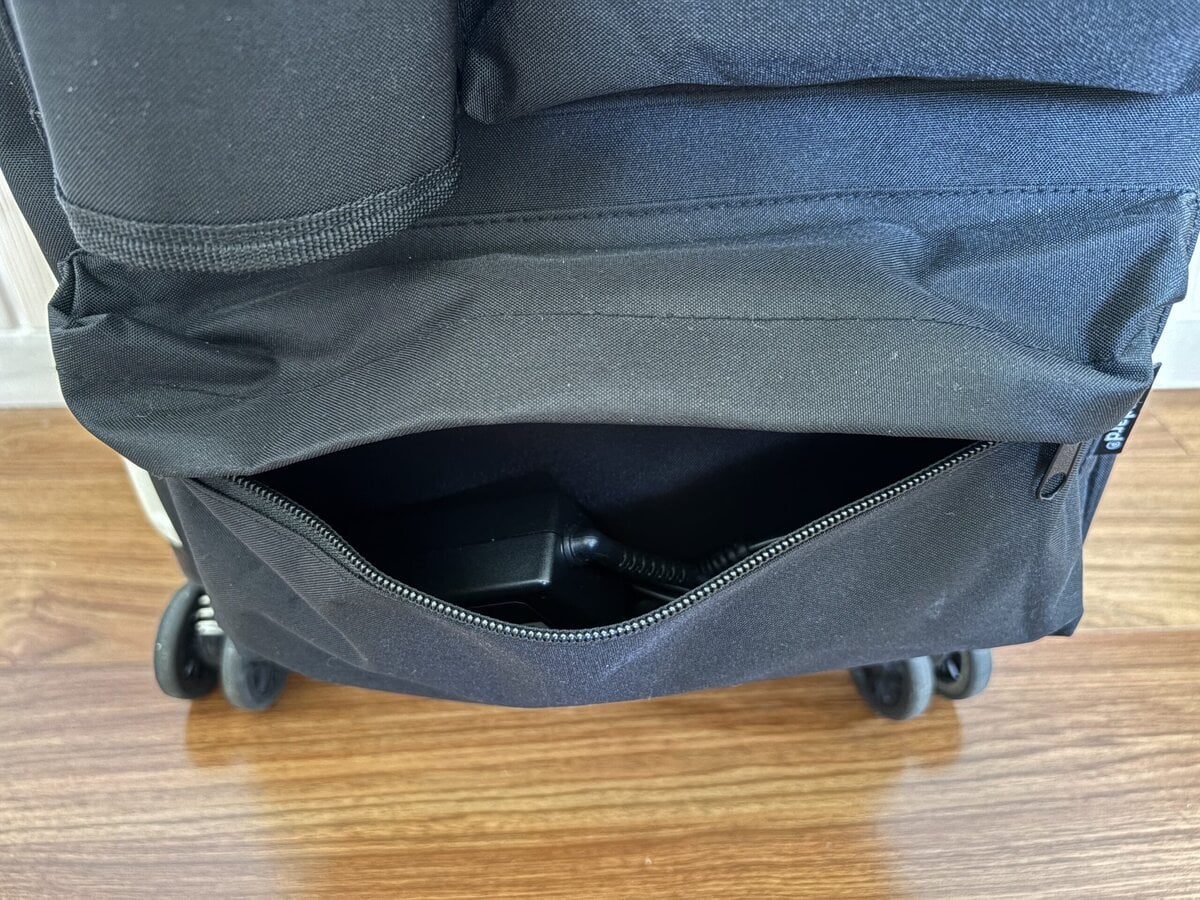 スタンダードプロダクツ　スーツケースに付けられるバッグ