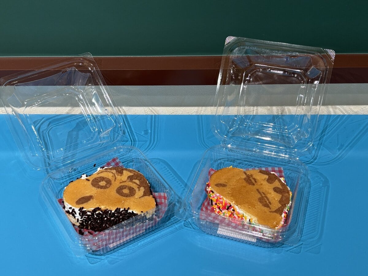 クレヨンしんちゃんオカシナもぐもぐワールド　しんちゃんのパンケーキサンド