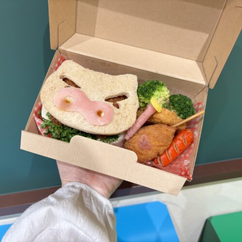 クレヨンしんちゃんオカシナもぐもぐワールド　ぶりぶりサンドウィッチ