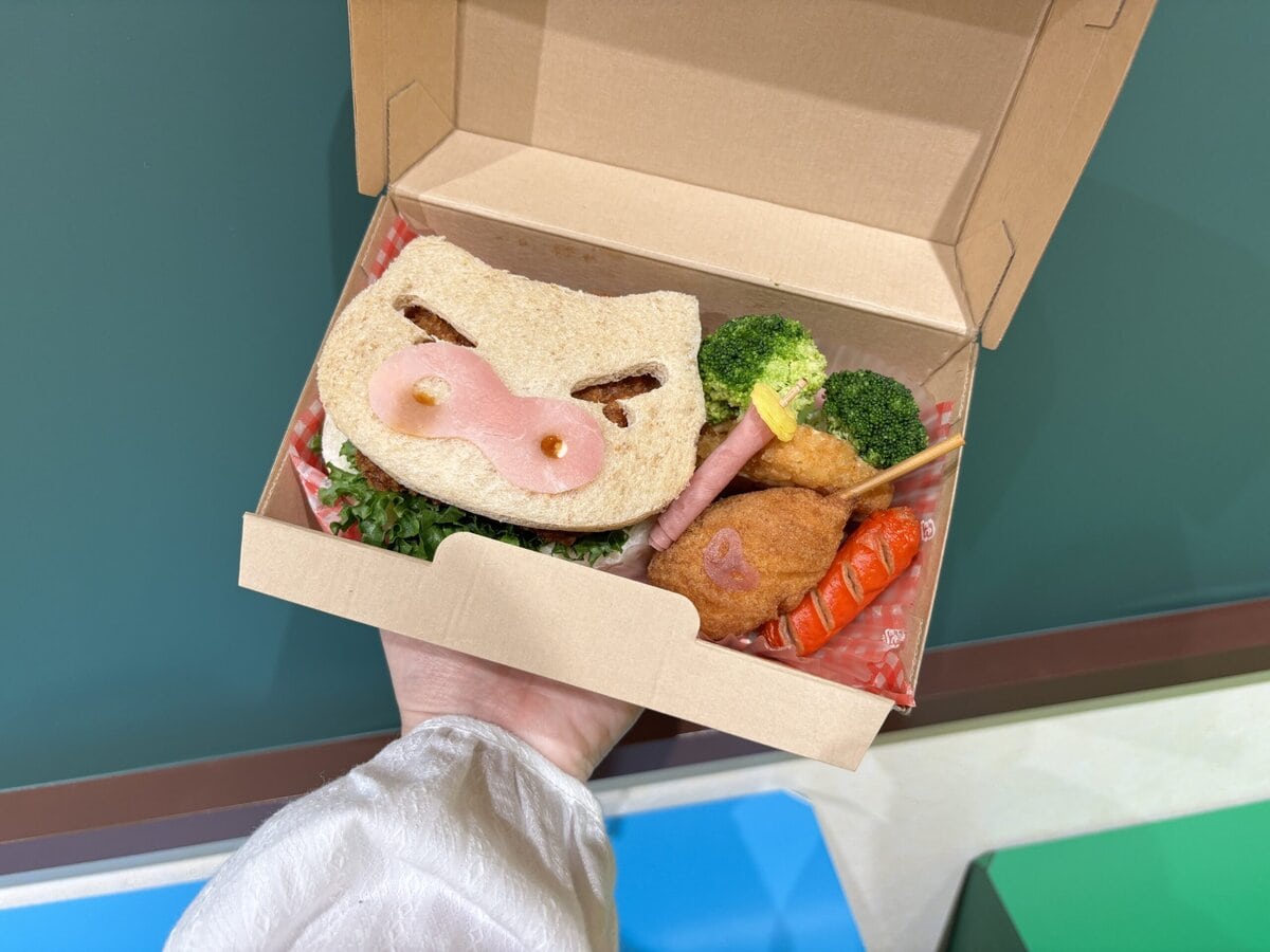 クレヨンしんちゃんオカシナもぐもぐワールド　ぶりぶりサンドウィッチ